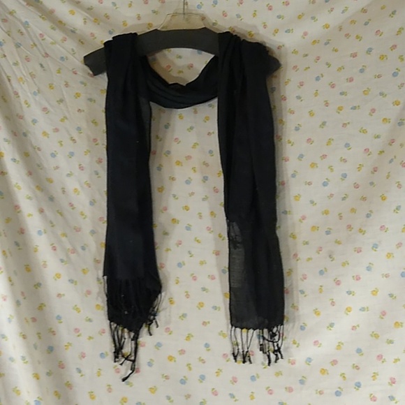 Scarf - Picture 1 of 6